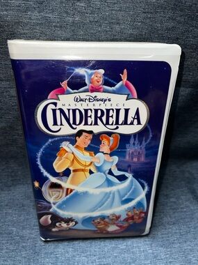 Cinderella VHS Disney Video Tape Masterpiece Limited VTG Clamshell Nearly New!